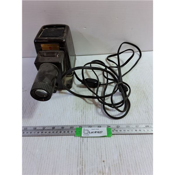 Kodaslide Merit Projector - Powers On
