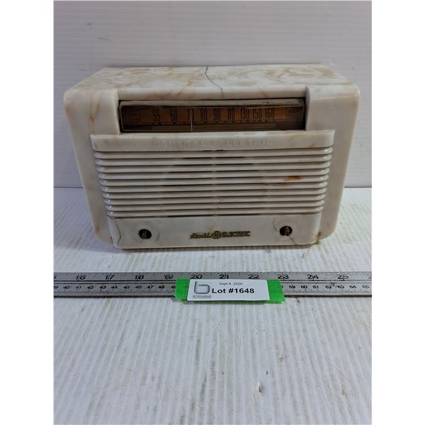 General Electric Radio Receiver - Battery Operated - Untested