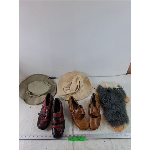 (2) Pairs of Shoes Size 39, (2) Hat, Plush Toys Platypus