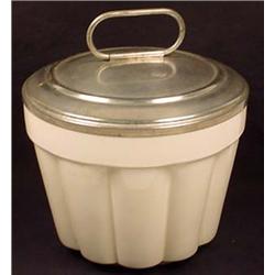 VINTAGE BUNT CAKE PAN W/ LID - MARKED GERMANY