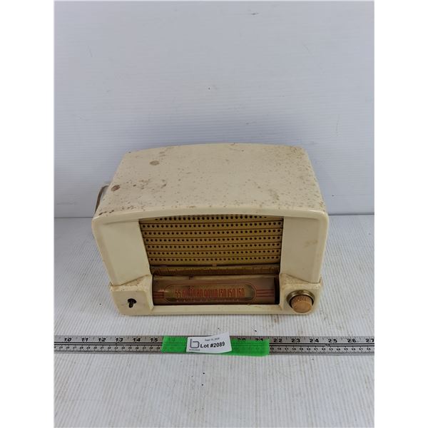 Vintage General Electric Broadcast Receiver Radio - As Is