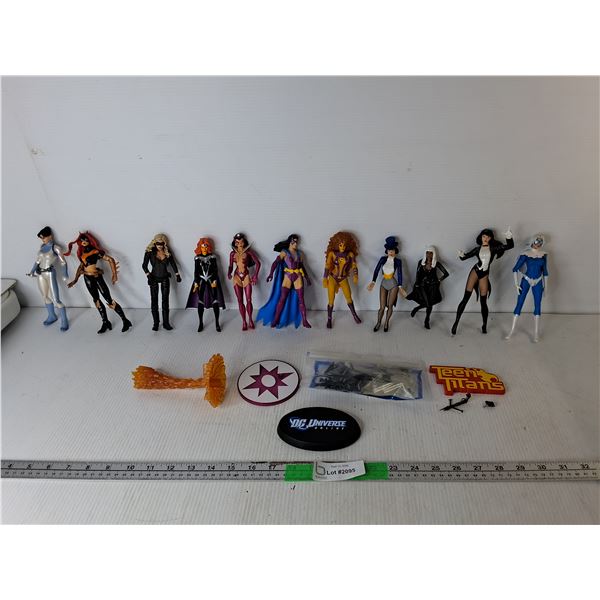 (11) Female Action Figures-Starfire, Zatanna, Black Canary, Misc.