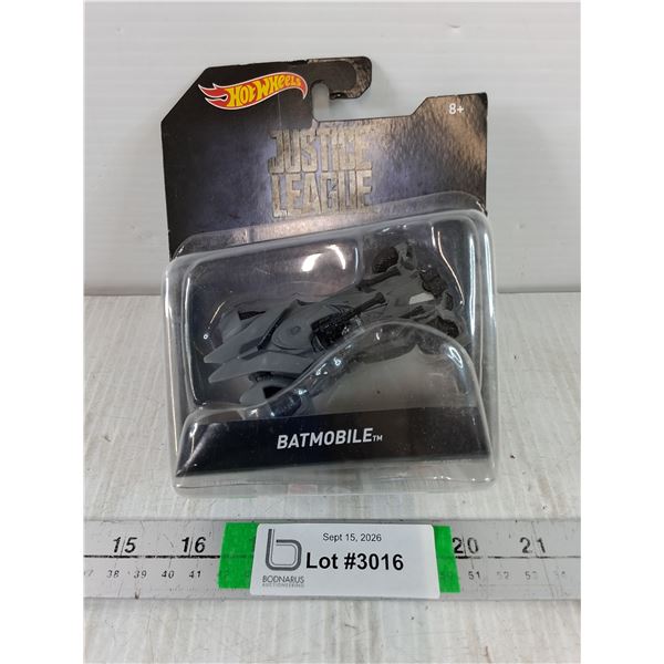 Hot Wheels Justice League Batmobile (NIB)
