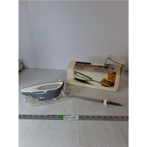 Hamilton Beach Electric Knife (powers on, NIB)