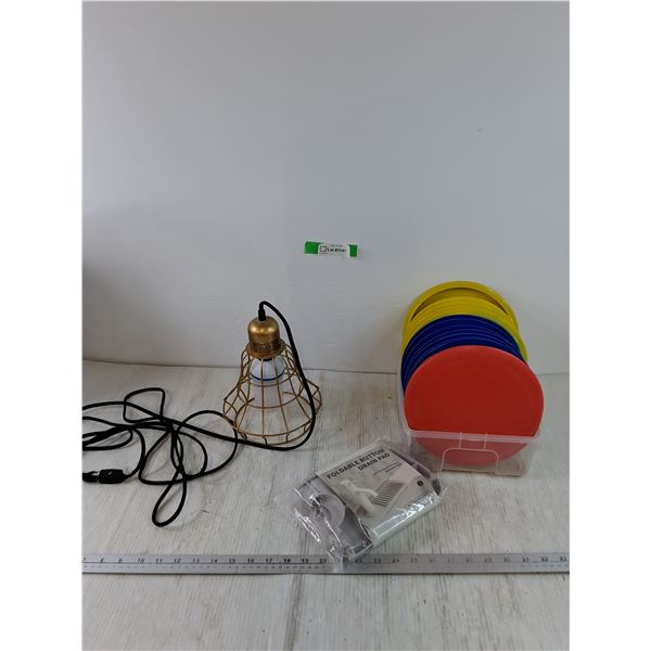 (16) Frisbee, (7) Blue, (4) Red, (5) Yellow, Foldable Button Drain Pad, Hanging Light Powers On