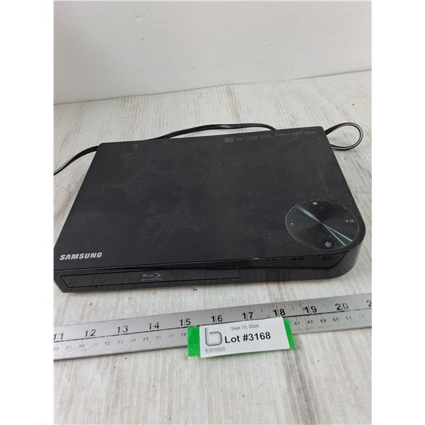 Samsung Blu-Ray Disc Player Powers On