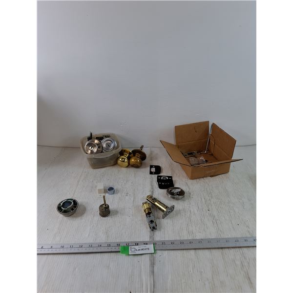 (6) Doorknobs, Lock No Key, Assorted Screws and Doorknob Parts