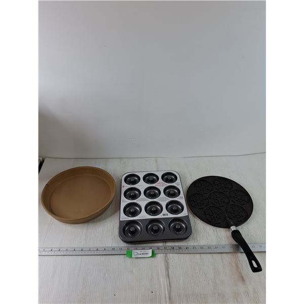 Pampero Chef Ceramic Pan, Non Stick Donut Pan, Nordic Ware Snowflake Pancake Pan