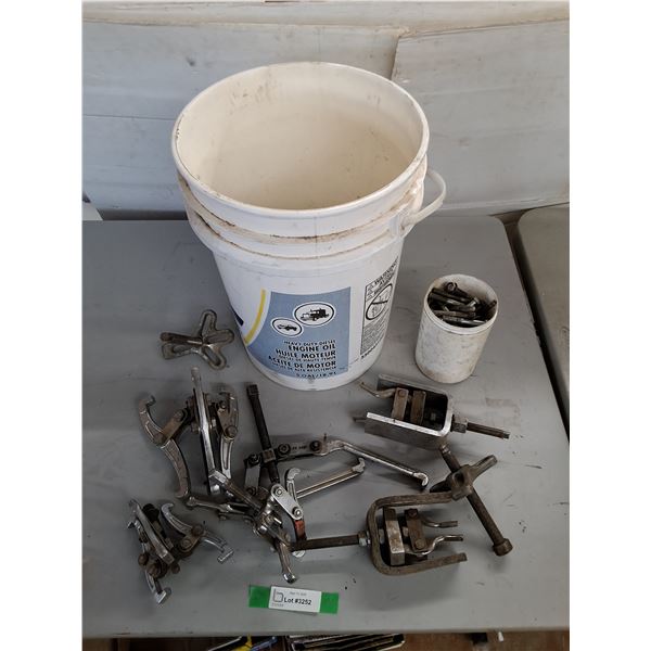 *Assorted Gear Pullers & Hardware - PICKUP ONLY