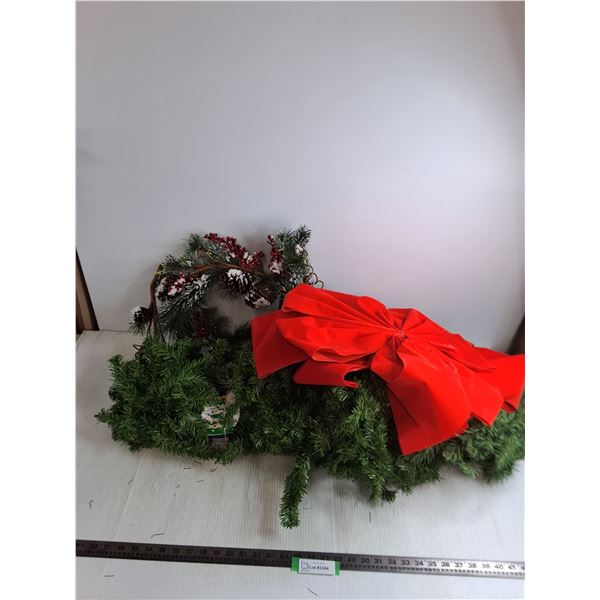 Christmas Wreath & Garlands, Large Bows