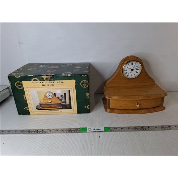 Oak Mantle Clock 11" x 5.5" x 9"- Working
