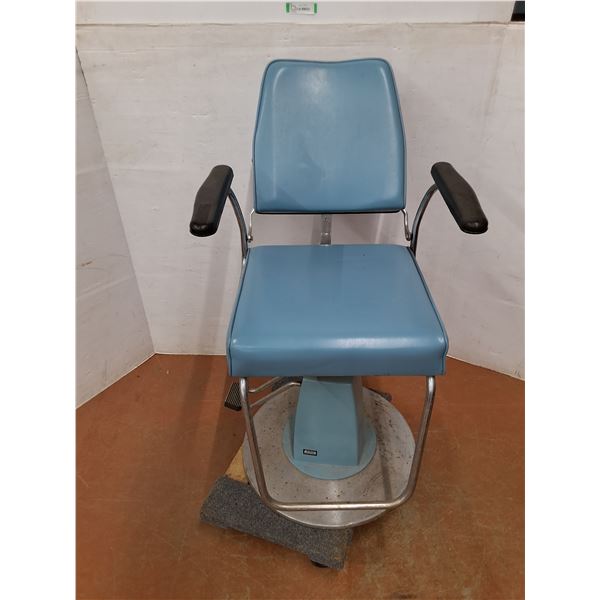 * Reliance Reclining Dental Chair - Dolly Not Included - Cannot Ship