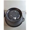 Image 4 : Enamelware Dough Riser 17.5" Diameter- Can't Ship