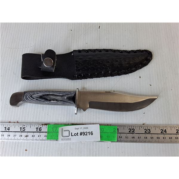 10.75" Hunting Knife & Leather Style Sheath