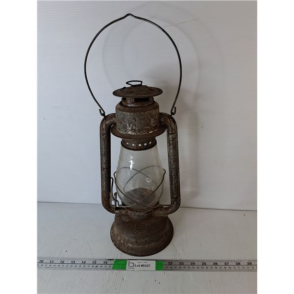Beacon GSW Metal Kerosene Barn Lantern 15"
