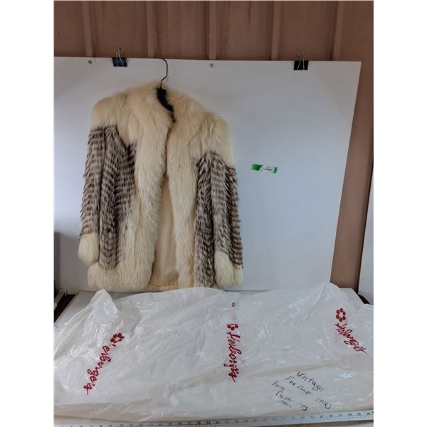 Caskie Fabulous Furriers Coat ~Medium Size