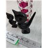 Image 2 : (2) Small Black Bird Sculptures, (1) Pink and Clear Glass Vase