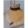 Image 3 : Hanging Fixture Light Powers On