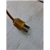 Image 6 : Hanging Fixture Light Powers On