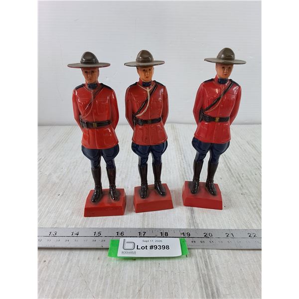 (3) Reliable Brand Plastic Standing Mounties