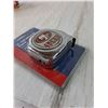 Image 4 : 49ers 25" Inch Tape Measure Collector's Edition NFL Football