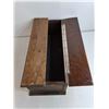 Image 3 : Antique Three-Dial Tuned Radio Frequency Battery Tube Radio Cabinet