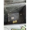 Image 10 : Vintage Singer Electric Sewing Machine Kit w/ Assorted Parts - Tested & Working - Cannot Ship