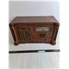 Image 1 : Vintage Silvertone Vacuum Tube Table Radio - Untested