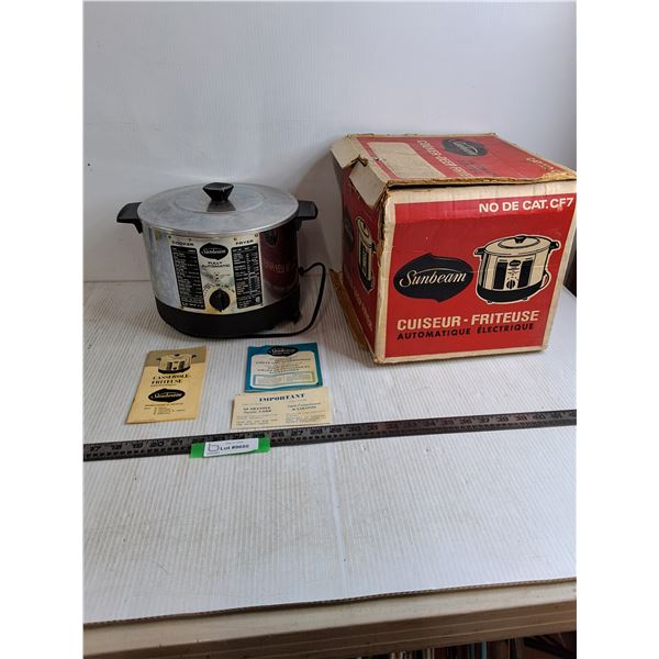Sunbeam Automatic Electric Cooker - Powers On