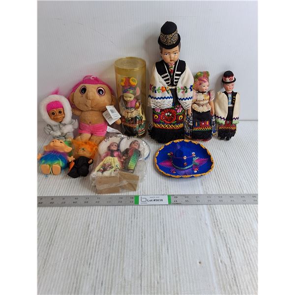 Lot of vintage Folk Art Dolls&(4) Assorted Troll Dolls