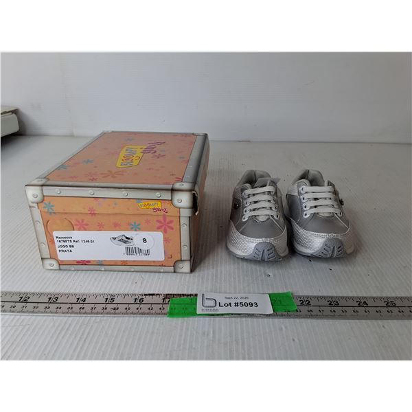 Bloompy Prata Girl's Toddler Runners- Size 8
