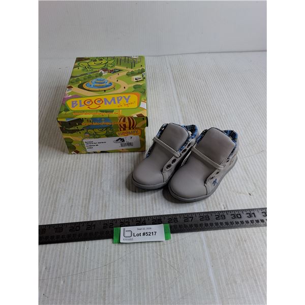 NIB Bloompy Child's Size 7 Shoes