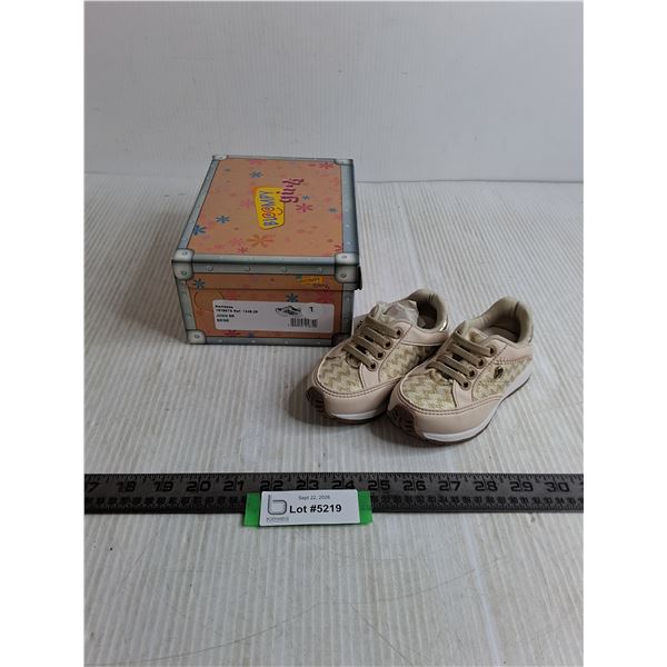 NIB Bloomy Girls Size 7 Infant Shoes
