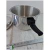 Image 4 : Stovetop Fresco Pressure Cooker With Locking Lid