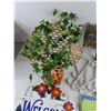 Image 6 : Shelf Brackets, Coat Hook, Assorted Decor, Gift Bag