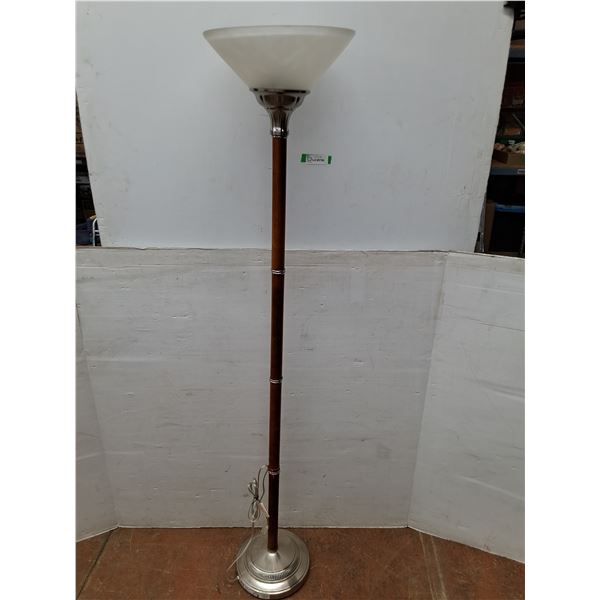 *6' Standing Lamp Powers On No Shipping