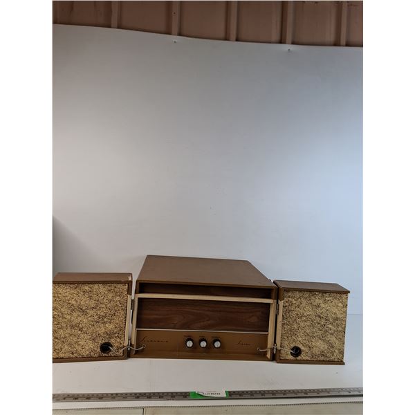 Vintage Coronado Portable Stereophonic Record Player 18"x15"x9"( cannot ship)