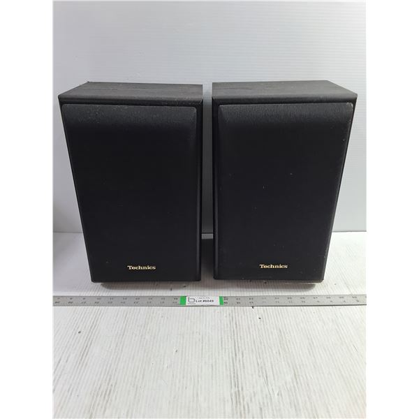 Pair of Technics Bookshelf Speakers-9"x15"-untested-as is