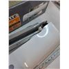 Image 7 : Scotch Pro Thermal Laminator Powers On with French Manual