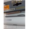 Image 8 : Scotch Pro Thermal Laminator Powers On with French Manual