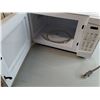 Image 2 : Danby Microwave- Powers On, Can't Ship
