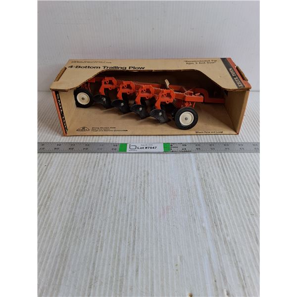 (1) Vintage ERTL 1:16 Die-Cast 4-Bottom Trailing Plow (NOS)