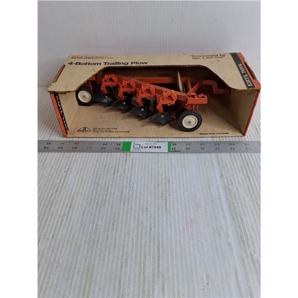 (1) Vintage ERTL 1:16 Die-Cast 4-Bottom Trailing Plow (NOS)