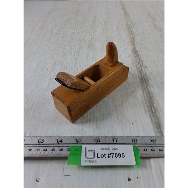 Small Vintage Wood Plane, 5 1/2" x 1 3/4" x 3 1/2"