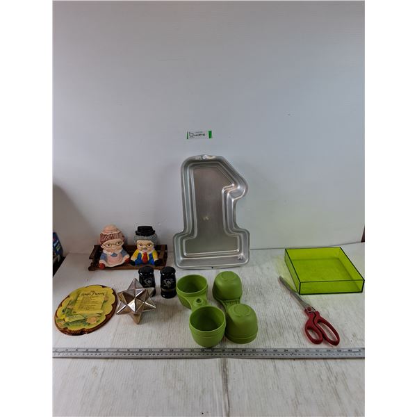 (2) Tupperware Containers No Lids, Scissors, 1 Shaped Cake Tray, Pittsburgh Penguins Spice Shakers,