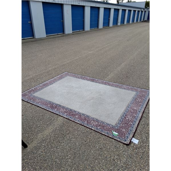 ~Large Floor Rug 108" x 73" and 10 Assorted Pillows No Shipping