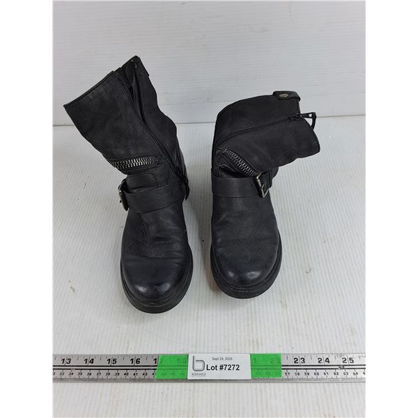 Leather Woman's Boots - Size 38EU