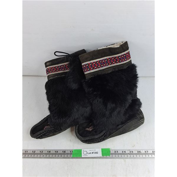 Mukluks - Size 10"