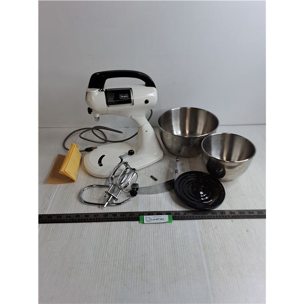 Sears 12-Speed Mixer w/Accessories & Bowls - Tested