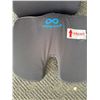 Image 2 : Everlasting Comfort Seat Cushion Set and Modvel Knee Sleeve